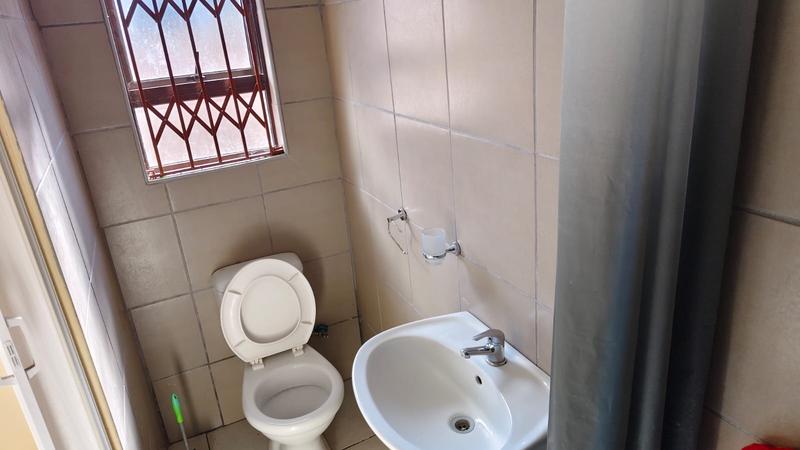 To Let 1 Bedroom Property for Rent in Miederpark North West